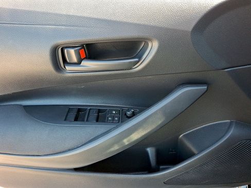 Used 2022 Toyota Corolla LE w/ LE Convenience Package FWD image 10