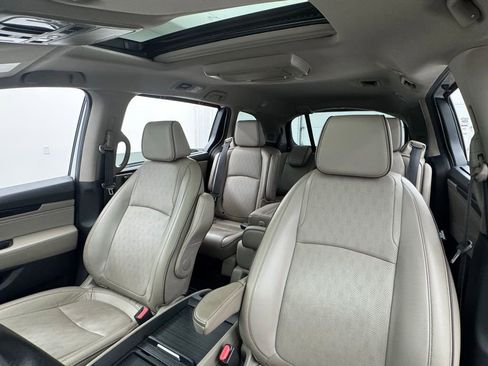 Used 2023 Honda Odyssey Elite image 15