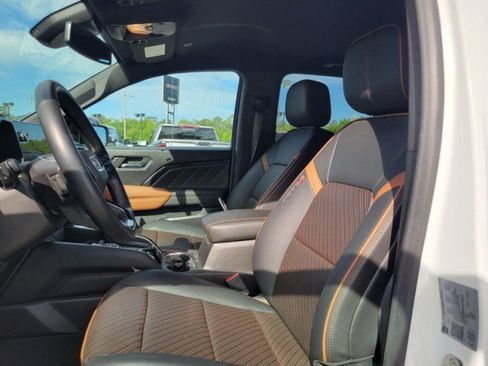 Used 2023 GMC Canyon AT4 w/ AT4 Premium Package AWD/4WD image 19