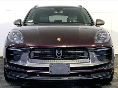 Used 2023 Porsche Macan Turbo image 10