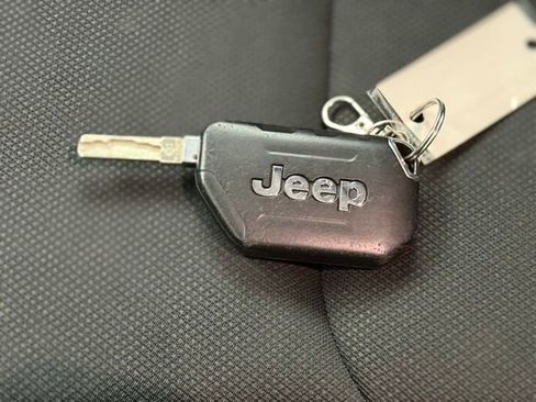 Used 2021 Jeep Wrangler Sport AWD/4WD image 29