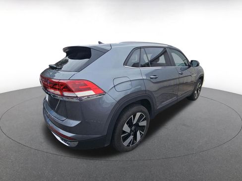 Used 2025 Volkswagen Atlas Cross Sport SE image 7