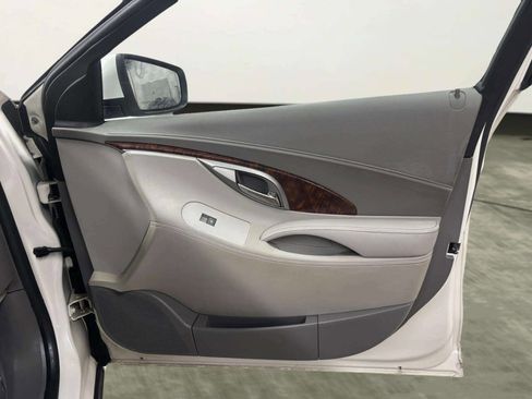 Used 2010 Buick LaCrosse CXL w/ Luxury Package image 19