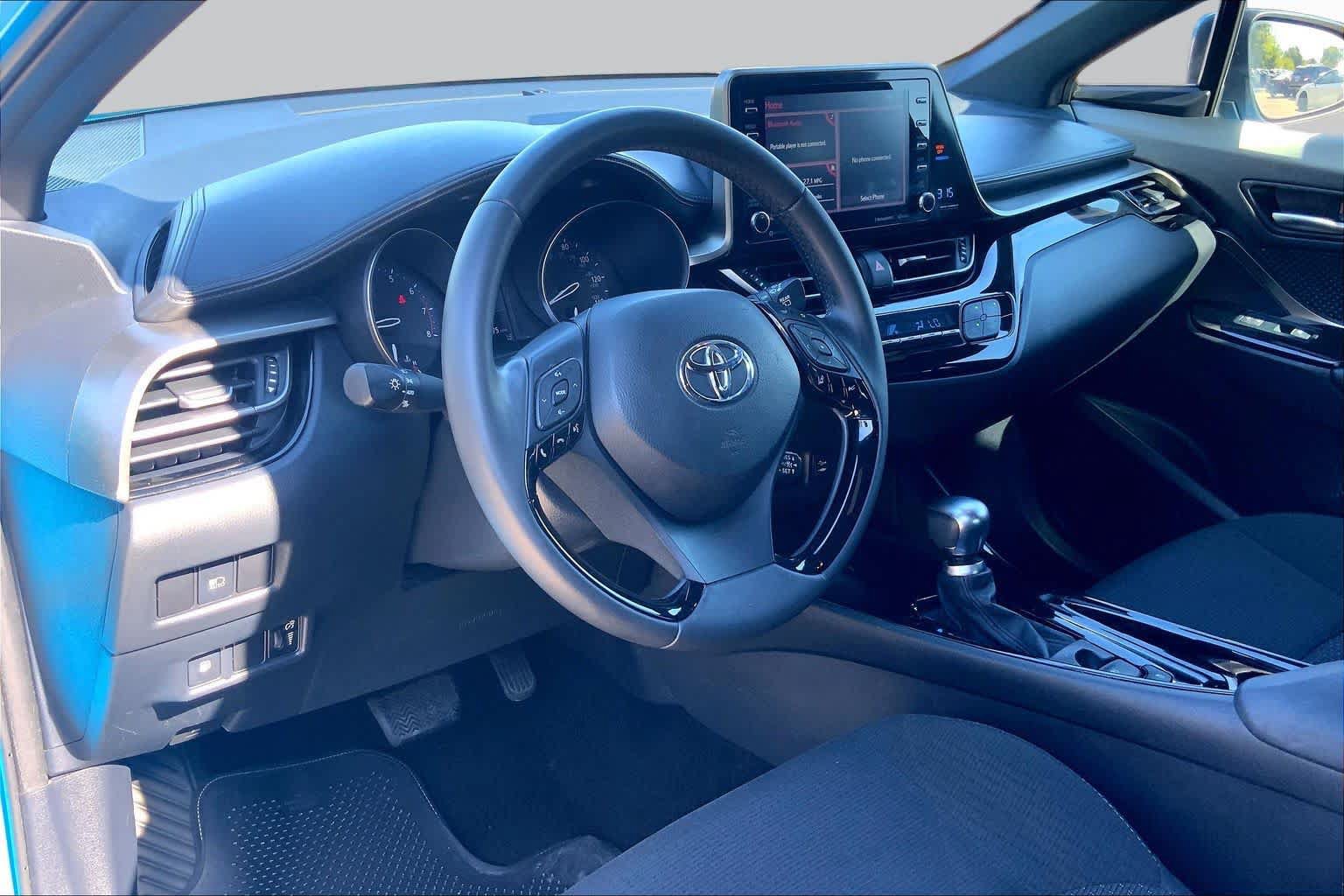 Used 2019 Toyota C-HR XLE FWD image 17