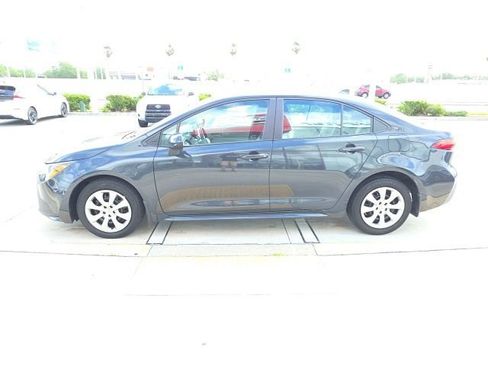 Used 2025 Toyota Corolla LE image 7