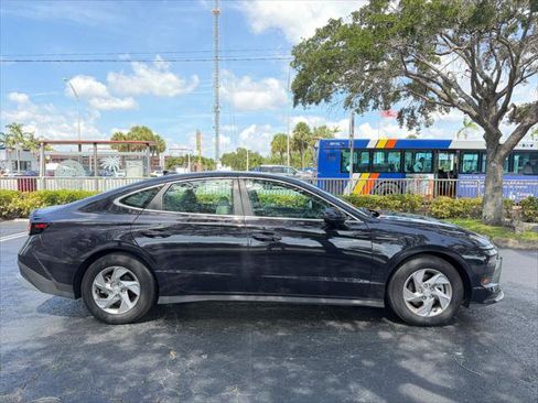 Used 2025 Hyundai Sonata SE FWD image 11