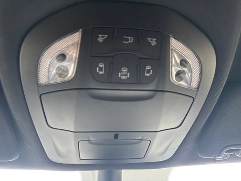 Used 2024 Chrysler Pacifica Touring FWD image 24