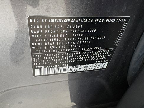 Used 2021 Volkswagen Tiguan SE w/ Panoramic Sunroof Package AWD/4WD image 38