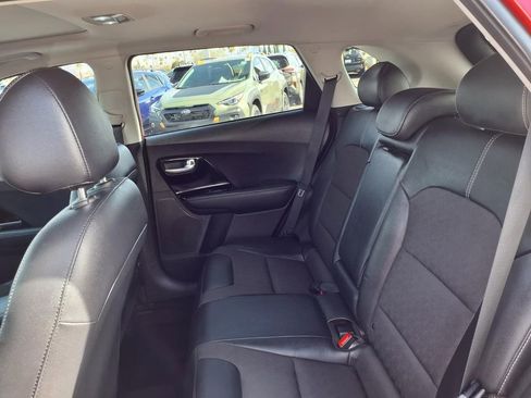 Used 2021 Kia Niro Touring image 24