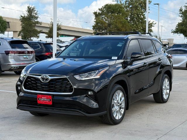 Used 2026 Toyota Highlander Limited AWD/4WD image 11