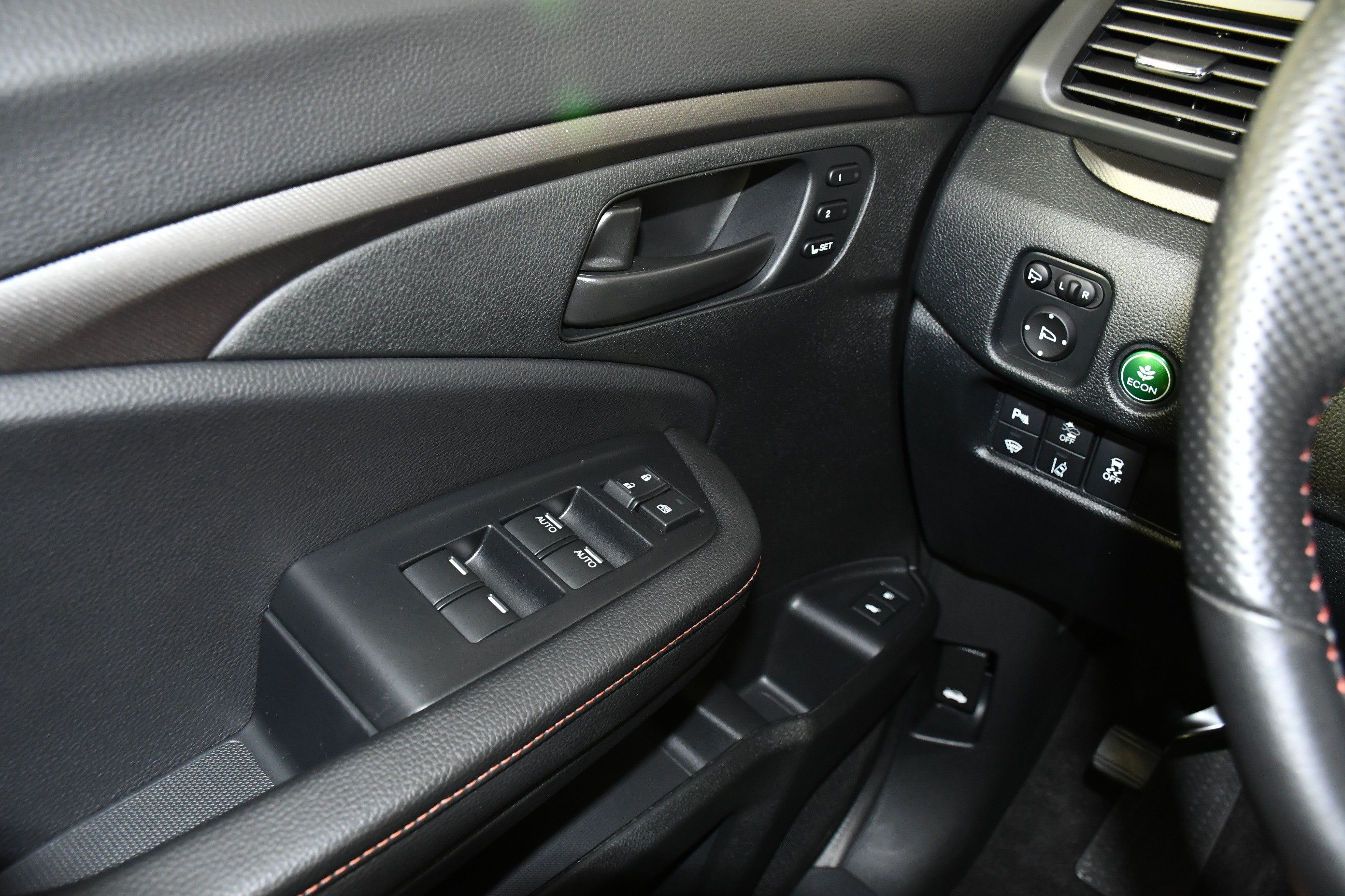 Certified 2023 Honda Passport TrailSport image 32