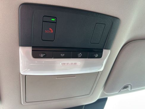Used 2025 Nissan Pathfinder SL AWD/4WD image 28