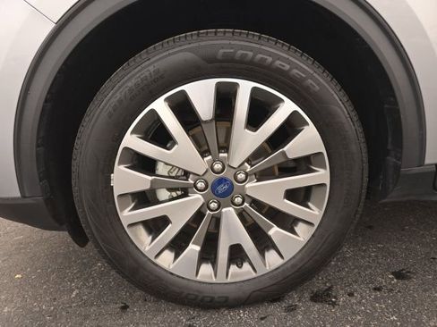 Certified 2022 Ford Escape Titanium AWD/4WD image 10