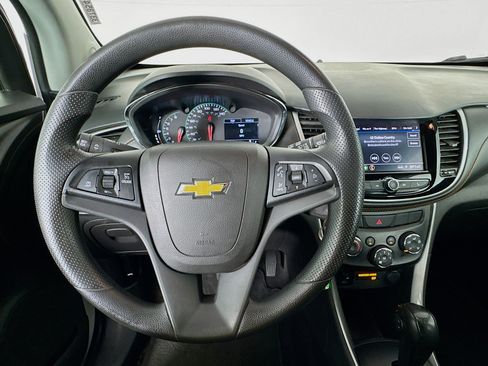 Used 2021 Chevrolet Trax LS w/ Tint and Cruise Package FWD image 11