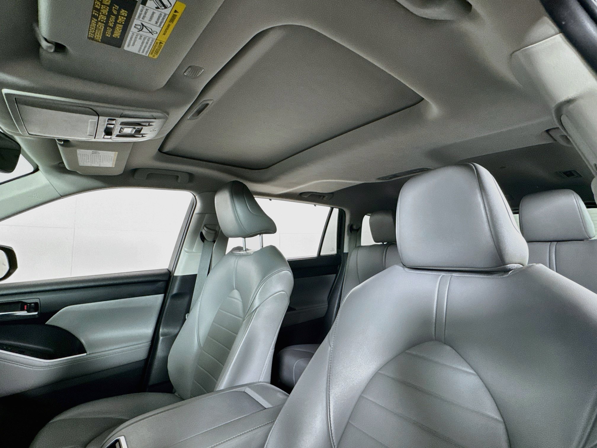 Used 2020 Toyota Highlander XLE AWD/4WD image 15