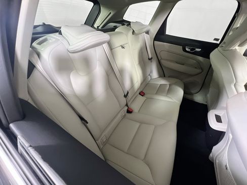 Used 2023 Volvo XC60 B5 Core w/ Climate Package image 27