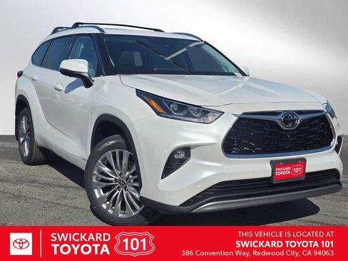 New 2026 Toyota Highlander Platinum image 1