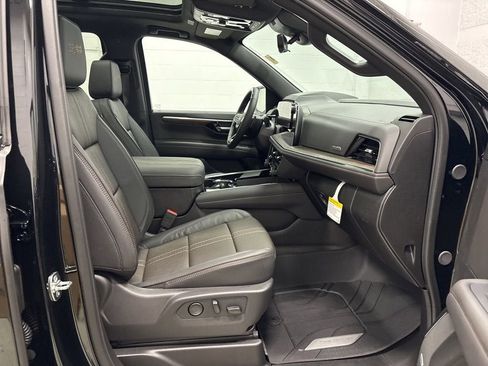 New 2026 Chevrolet Suburban High Country AWD/4WD image 36