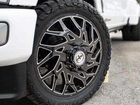 Used 2025 Ford F350 Platinum w/ Platinum Plus Package image 7