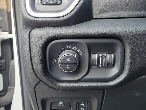 Used 2025 RAM 1500 Big Horn AWD/4WD image 24