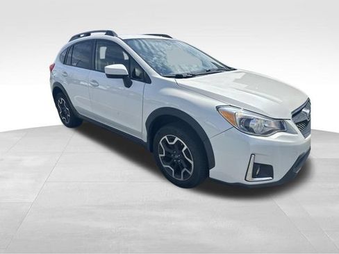 Used 2017 Subaru Crosstrek 2.0i Premium AWD/4WD image 8