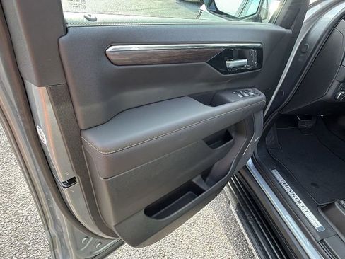 New 2026 Chevrolet Suburban Premier w/ Sun And Tow Package image 11