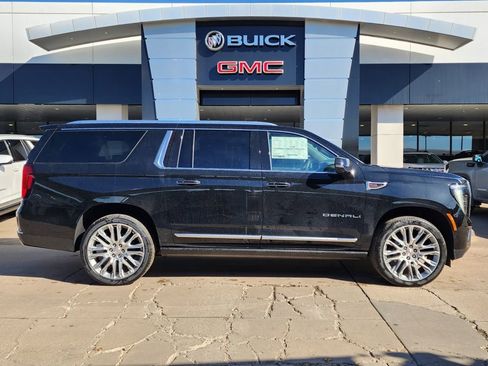 New 2026 GMC Yukon XL Denali w/ Denali Reserve Package AWD/4WD image 2