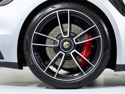 Used 2021 Porsche 911 Turbo image 17