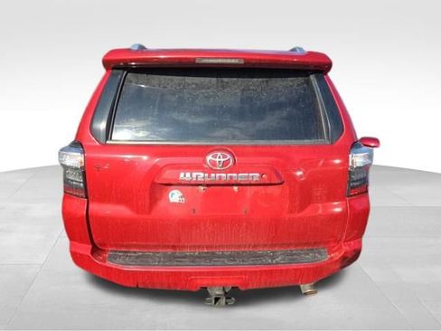 Used 2016 Toyota 4Runner SR5 Premium w/ Four Season Floor Mat Package image 6