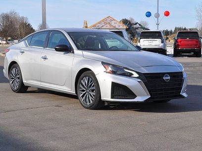 Used 2024 Nissan Altima 2.5 SV