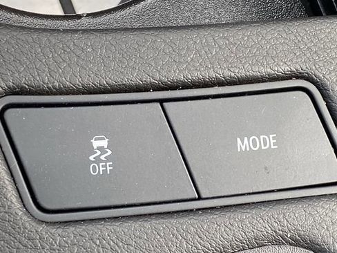 Certified 2025 Cadillac XT6 Premium Luxury FWD image 27