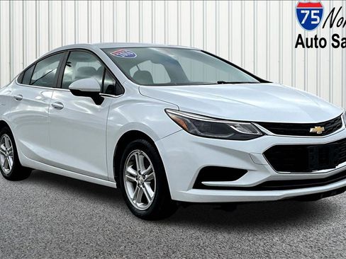 Used 2016 Chevrolet Cruze LT image 1