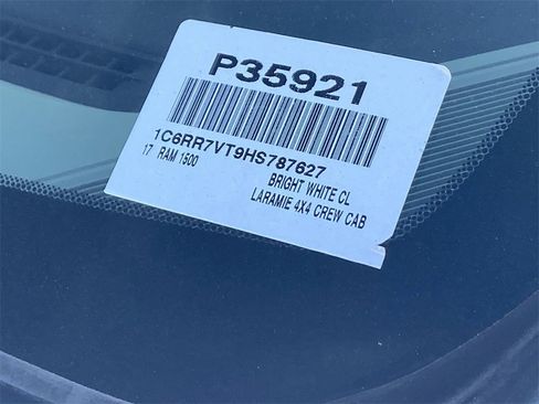 Used 2017 RAM 1500 Laramie image 32