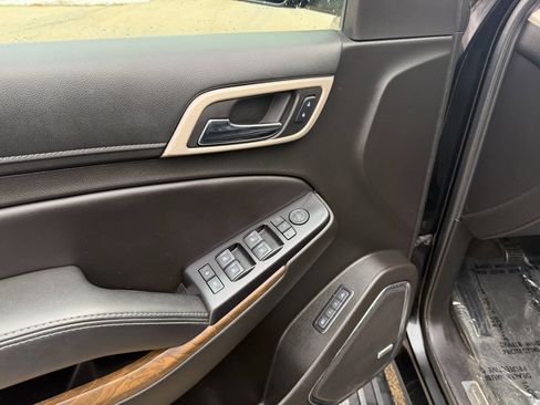 Used 2018 GMC Yukon Denali image 11