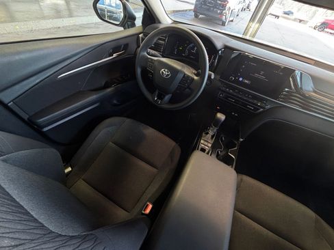 Used 2025 Toyota Camry LE image 38