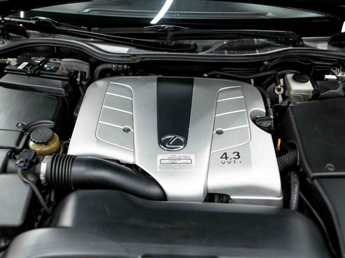 Used 2004 Lexus LS 430 RWD image 88