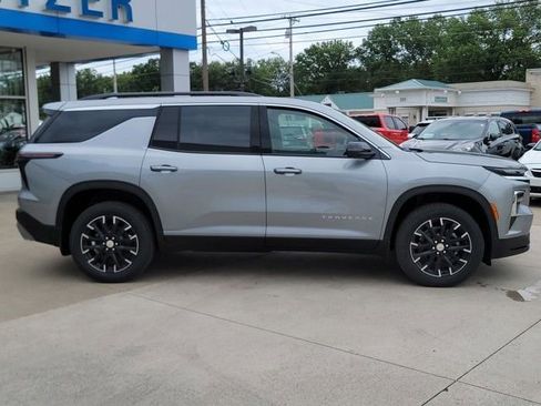 New 2026 Chevrolet Traverse LT w/ Sun and Wheel Package image 3