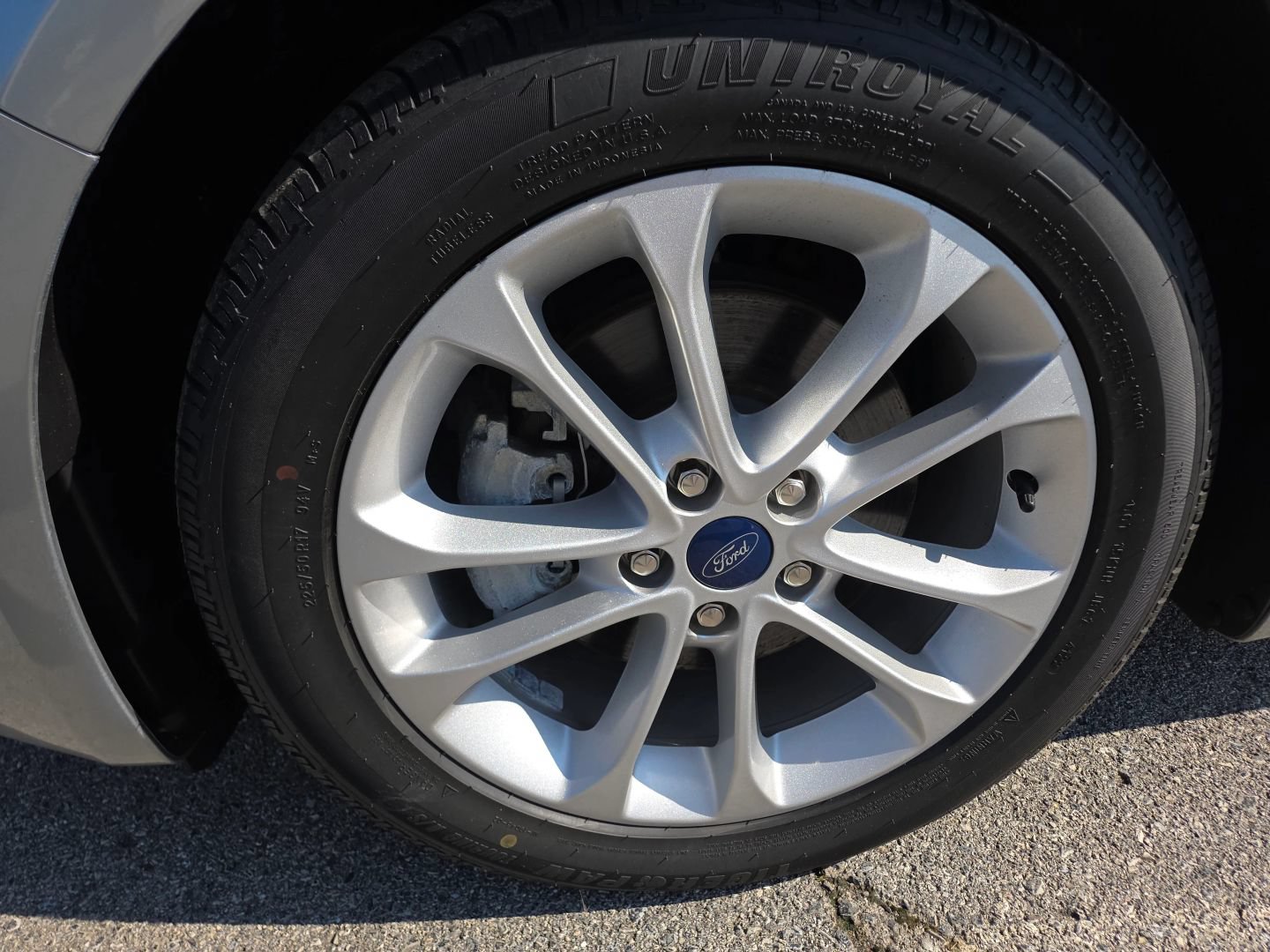 Used 2020 Ford Fusion SE FWD image 31