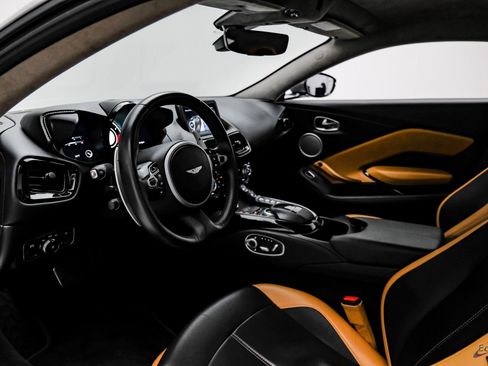 Used 2020 Aston Martin V8 Vantage Coupe image 29