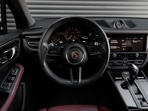 Certified 2023 Porsche Macan S AWD/4WD image 17
