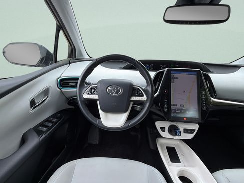 Used 2018 Toyota Prius Prime Advanced FWD image 11