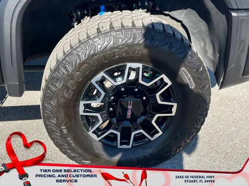 Used 2024 GMC Sierra 2500 AT4X image 21