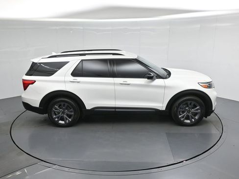 Used 2023 Ford Explorer XLT w/ Equipment Group 202A RWD image 38