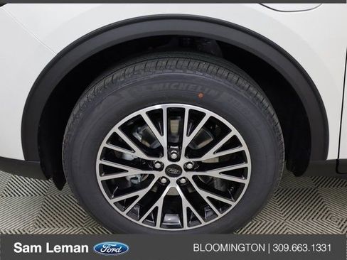 New 2025 Ford Escape SE w/ PHEV Premium Package image 16