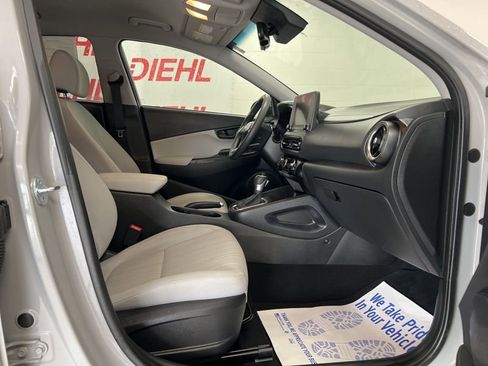 Used 2023 Hyundai Kona SEL image 12