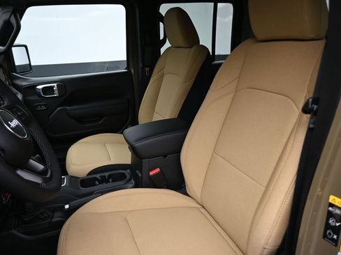New 2026 Jeep Gladiator Willys AWD/4WD image 19