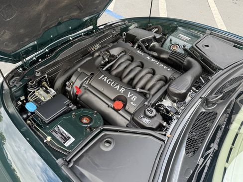 Used 2001 Jaguar XK8 Convertible RWD image 16