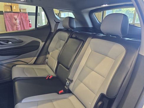 Used 2023 GMC Terrain SLT w/ Infotainment Package II FWD image 16