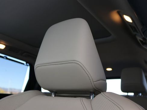 Certified 2025 INFINITI QX60 Luxe image 17