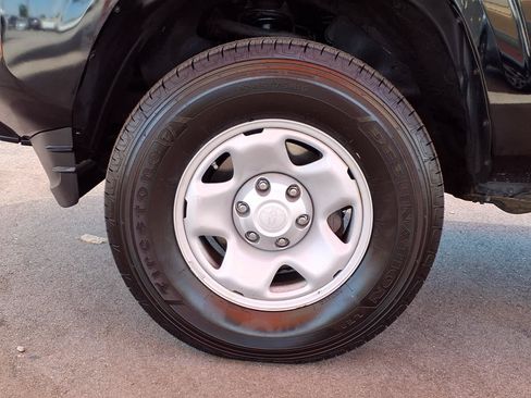 Used 2023 Toyota Tacoma SR5 RWD image 7